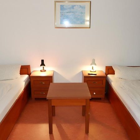 Hostel Am Kurtti Берлин Екстериор снимка