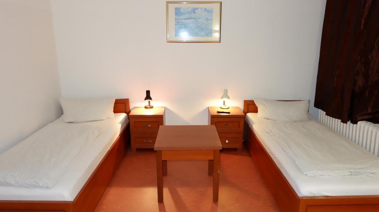 Hostel Am Kurtti Берлин Екстериор снимка