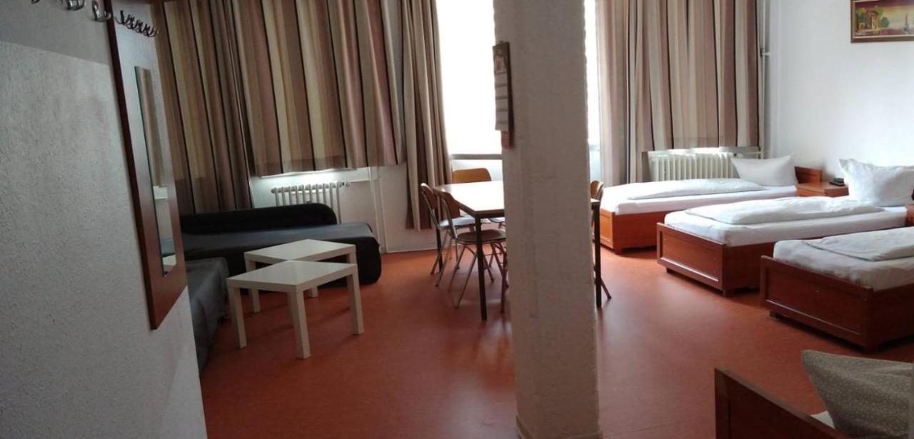 Hostel Am Kurtti Берлин Екстериор снимка