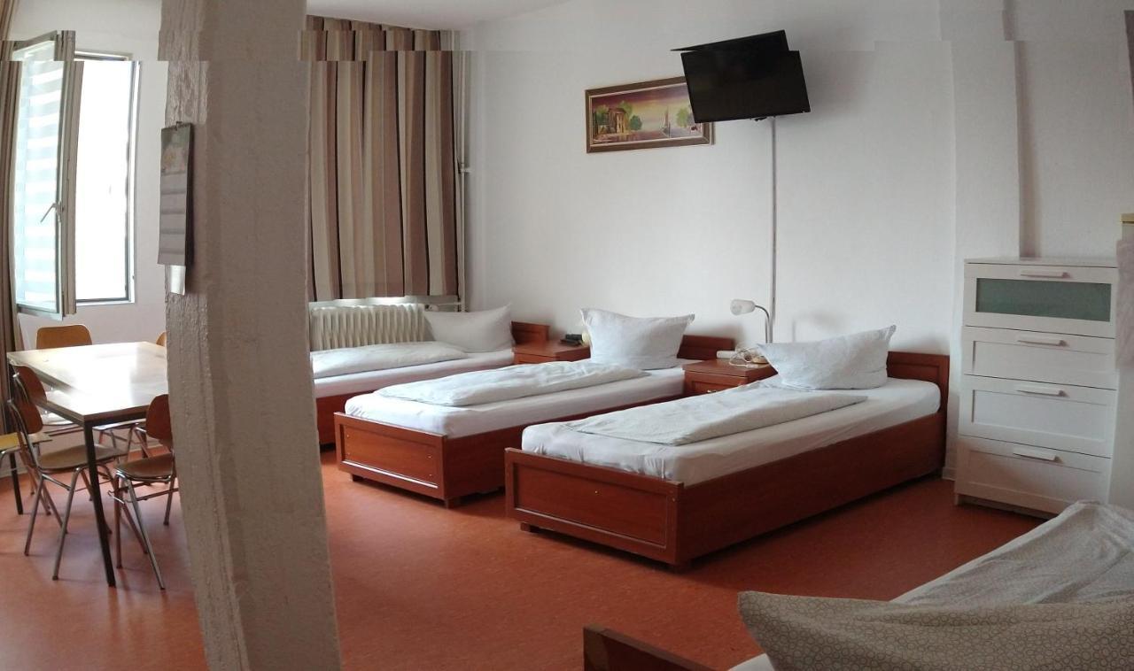 Hostel Am Kurtti Берлин Екстериор снимка